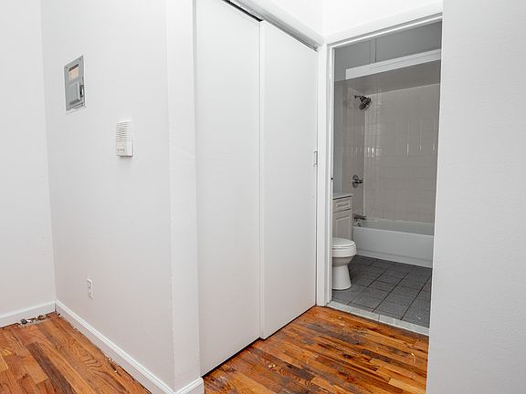 3rd image of 1131 Myrtle Ave #214