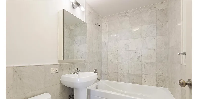 Rented by Zar LLC | media 37