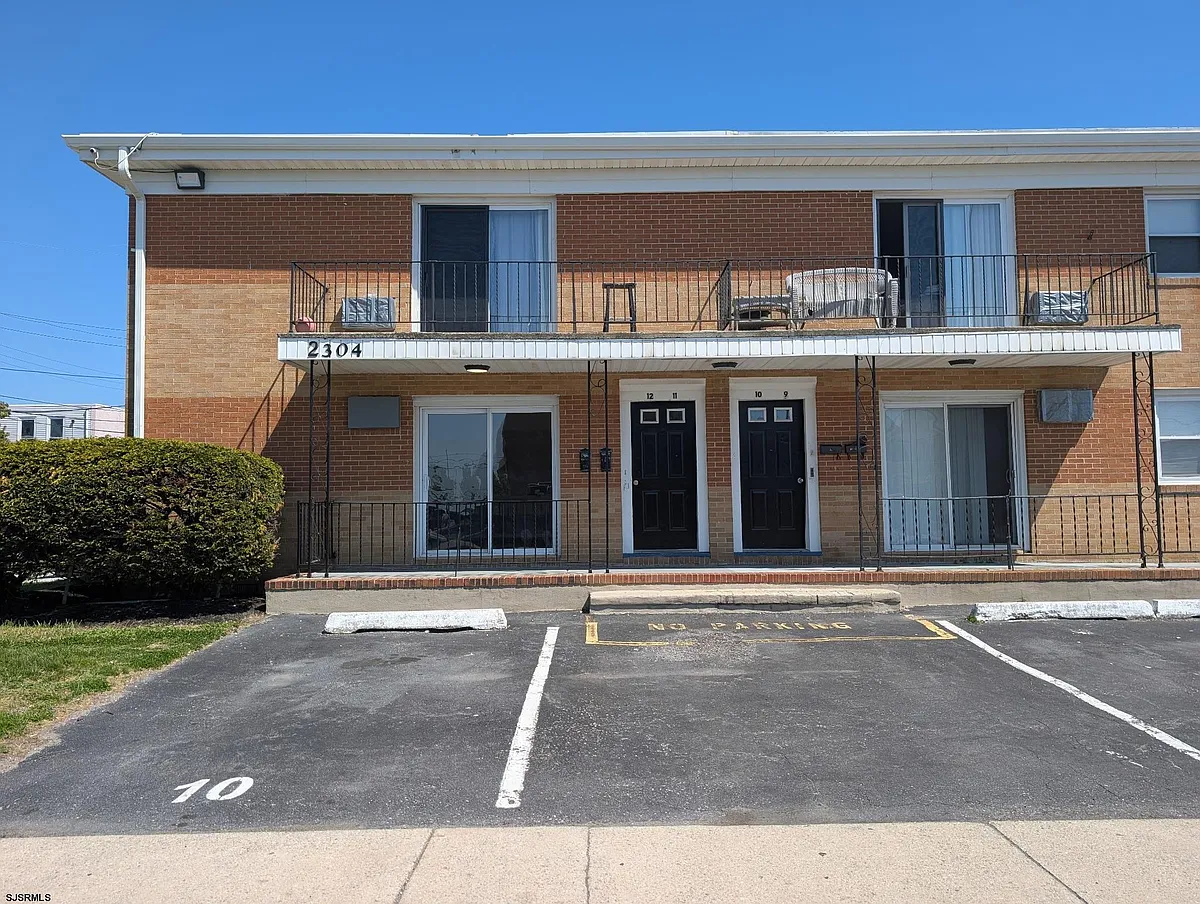 Building Photo - 2304 Hamilton Ave
