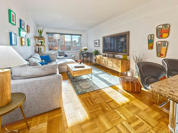 11 Riverside Drive image 1 of 10