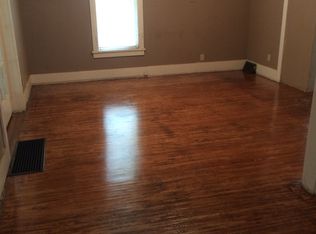 723 W 3rd St, Cedar Falls, IA 50613