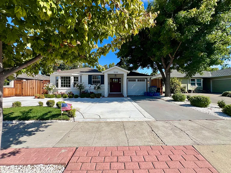 1232 Malone Rd — Photo 3