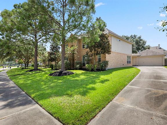 2nd image of 2884 Colony Falls Lane