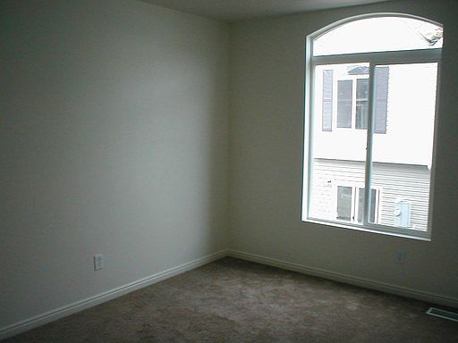 3rd image of 2414 S Red Acorn Ct