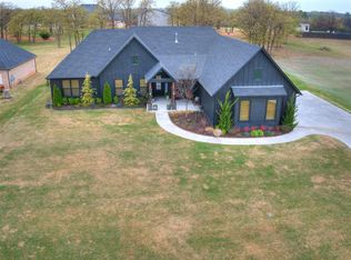53 N Oaks Rd, Harrah, OK 73045