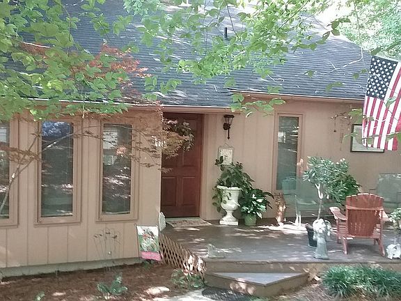 2nd image of 205 Flintridge Dr