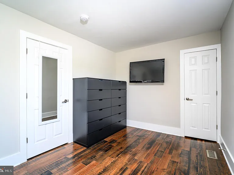 5053 Sheriff Rd NE — Photo 11
