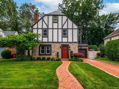 81 Gerard Avenue W, Malverne, NY, 11565