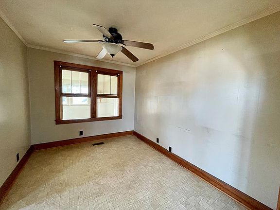 3rd image of 303 Jackson St