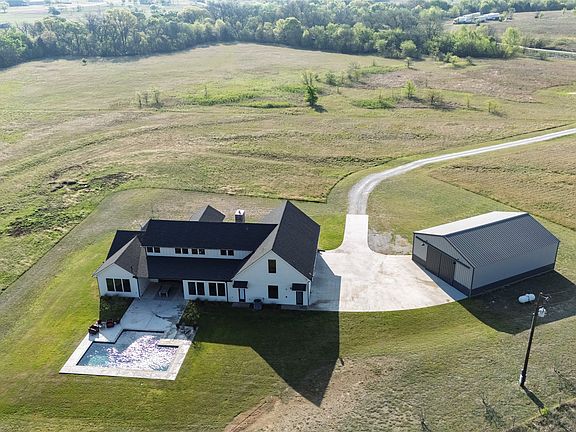 2nd image of 338 County Road 4223