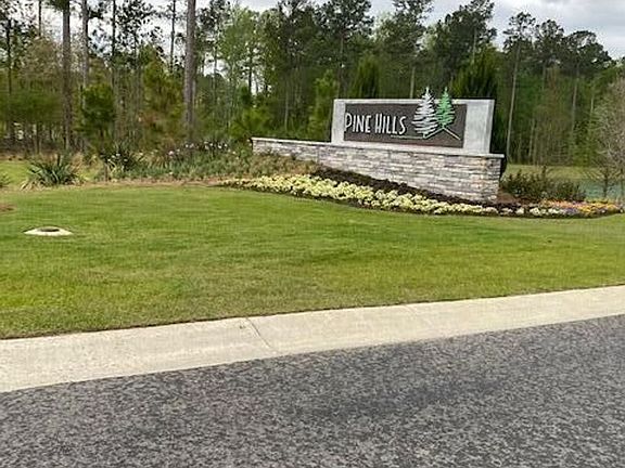 3rd image of 121 Blossom Wood Ln