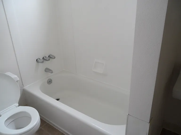807 Embarcadero Del Norte #2 — Photo 2