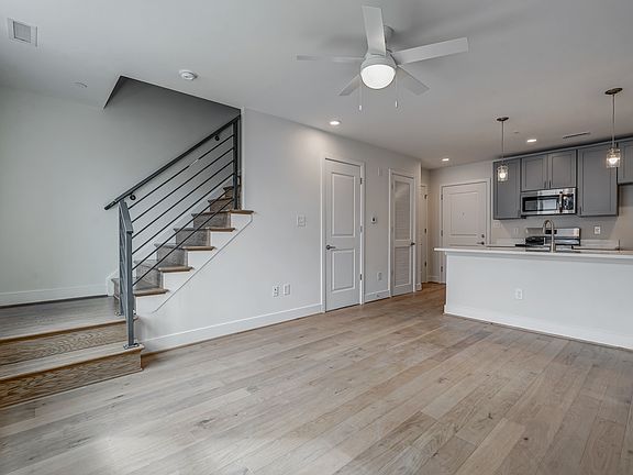 5th image of 4028 Macarthur Ave #4