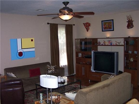 5th image of 13321 Humphrey Dr