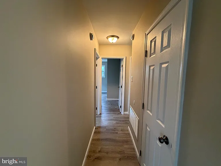 1133 Louis Dr — Photo 6