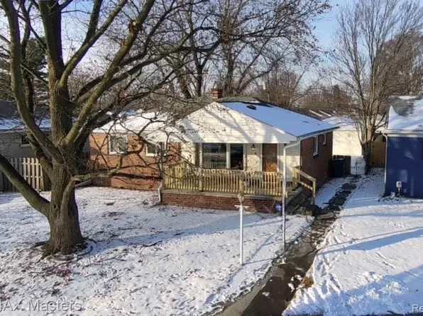 2932 Green St, Lincoln Park, MI 48146