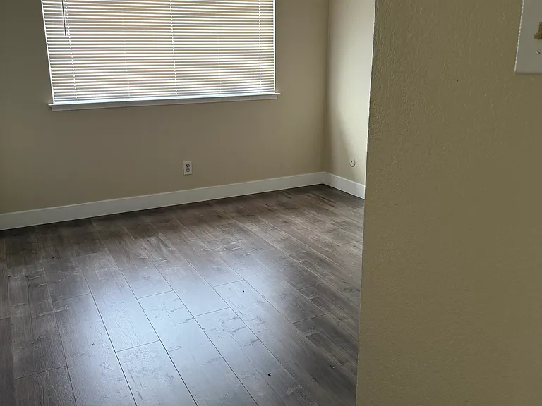 123 La Fresa Ct #4 — Photo 1
