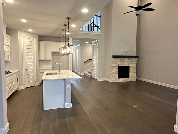 3rd image of 3503 Clara Dr