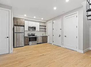 762 E 32nd St #3B, Brooklyn, NY 11210