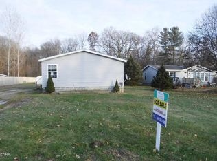 70 McCollum Ave, Galesburg, MI 49053