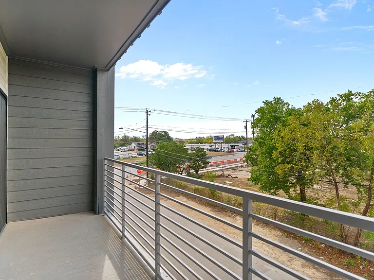 100 W Mockingbird Ln #305 — Photo 21