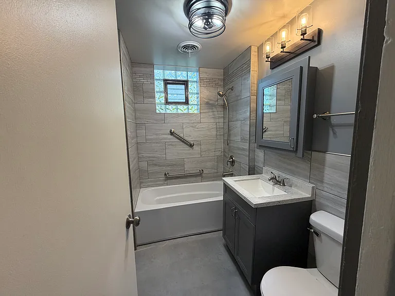 4107 S Archer Ave #2F — Photo 5