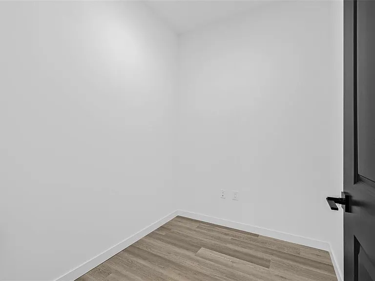 221 Main St N #Penthouse 1603 — Photo 16