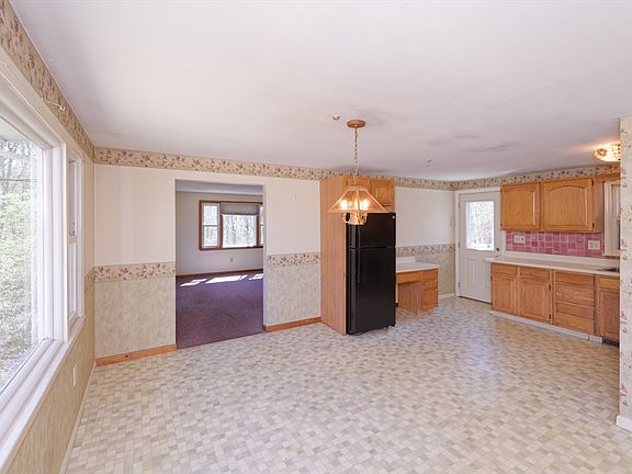 2nd image of 713 Bridge St