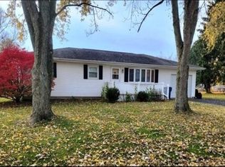 2206 Thomas Rd, Valparaiso, IN 46383