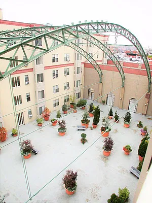 Rented by Level Group | media 39