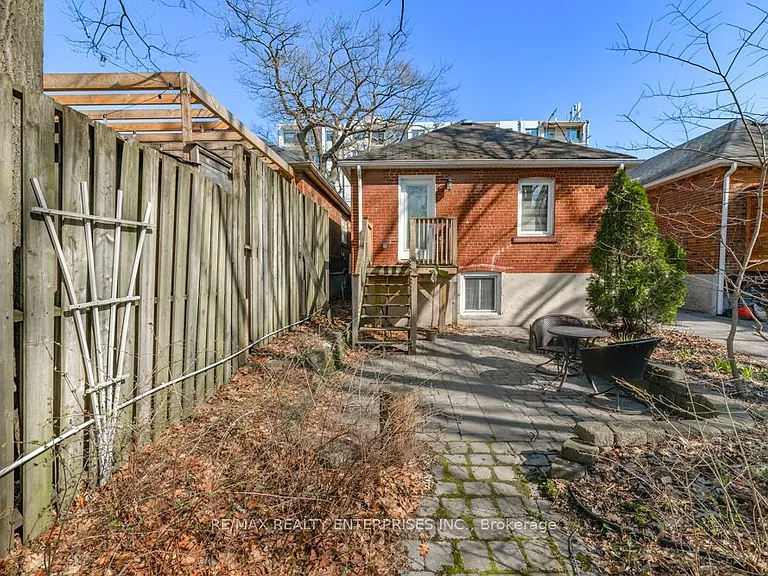 837 Kingston Rd #UPPER — Photo 16
