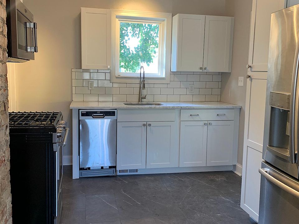 1st image of 465 Broadway Ave