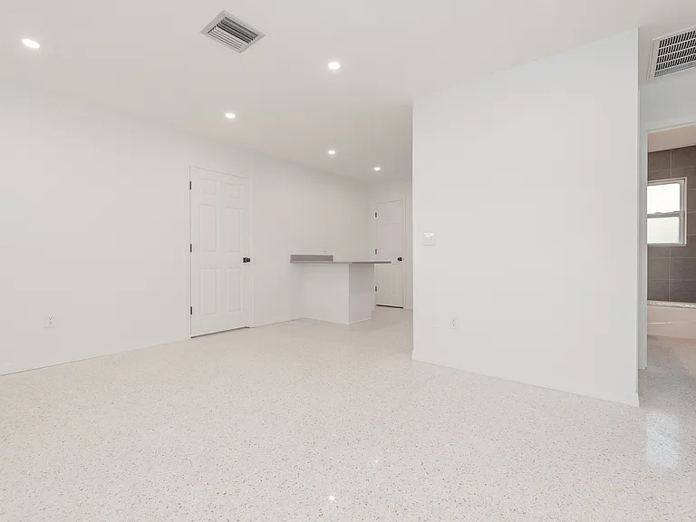 1348 Boylan Ave #A — Photo 17