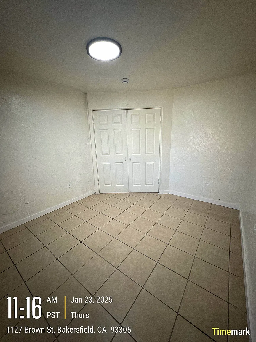 1127 Brown St photo 1