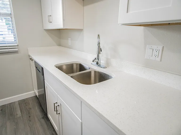 124 N Jefferson Ave #5 — Photo 8