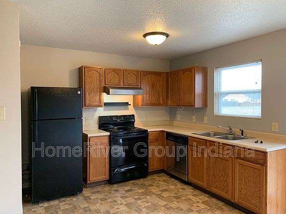 5th image of 1316 Ellington Dr