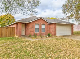 9208 Glen Falls Ln, Denton, TX 76210