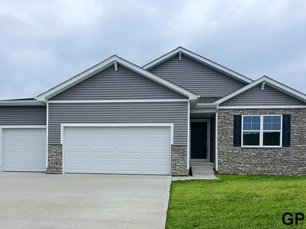 18401 Rose Lane Rd, Omaha, NE 68136