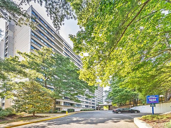 2nd image of 5911 Edsall Rd APT 1104