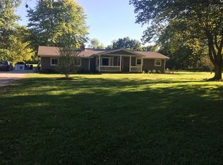 11401 Rushton Rd, South Lyon, MI 48178