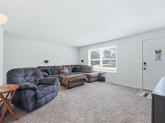 4th image of 7409 Parliament Pl
