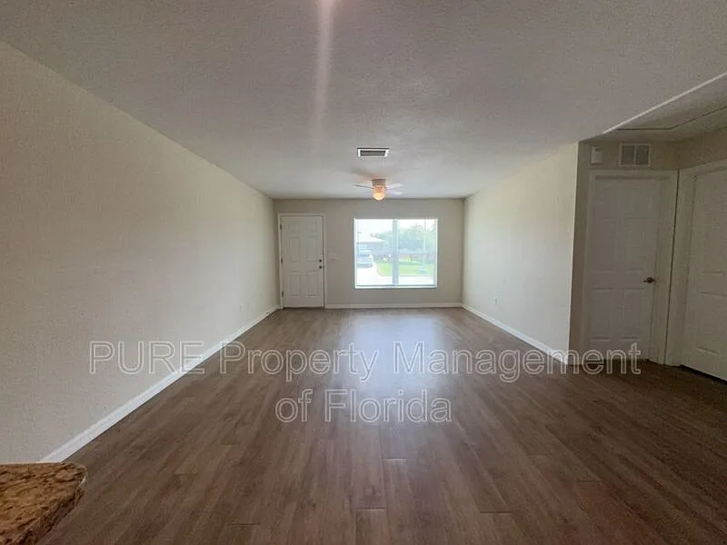 2 bed, 2.0 bath, 985 sqft, $1,125 — Photo 3