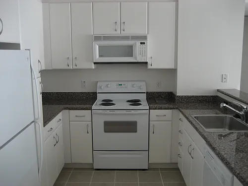 250 King St Photo 1