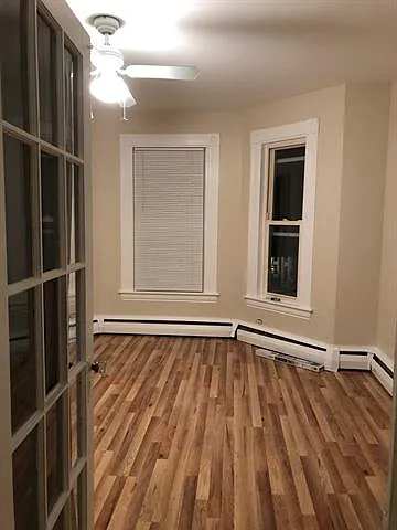390 Pearl St — Photo 5