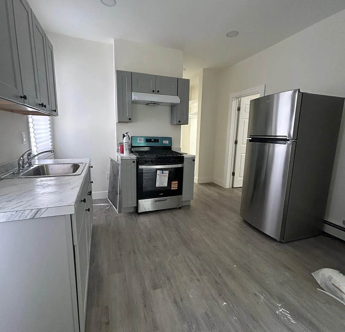 3 bed, $2,200 — Photo 2