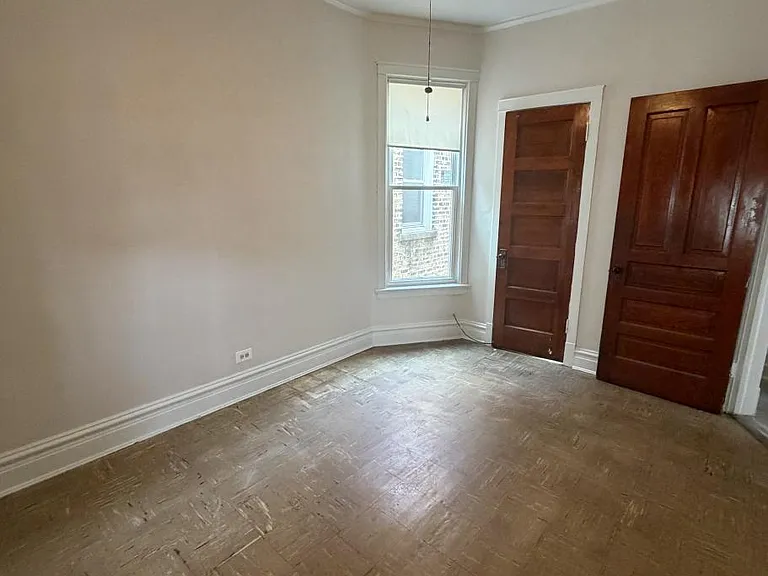 1249 W Newport Ave — Photo 13