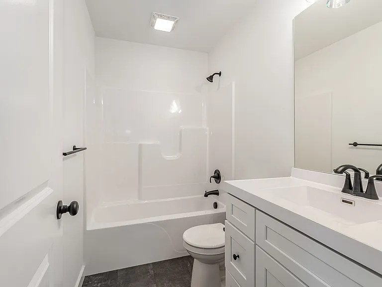315 Pelham Ct — Photo 30