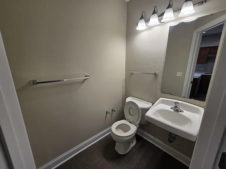 207 E 3rd St #1 — Photo 7