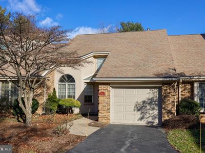 211 Willow Valley Dr, Lancaster, PA, 17602