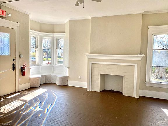 2nd image of 500 Oberlin Ave